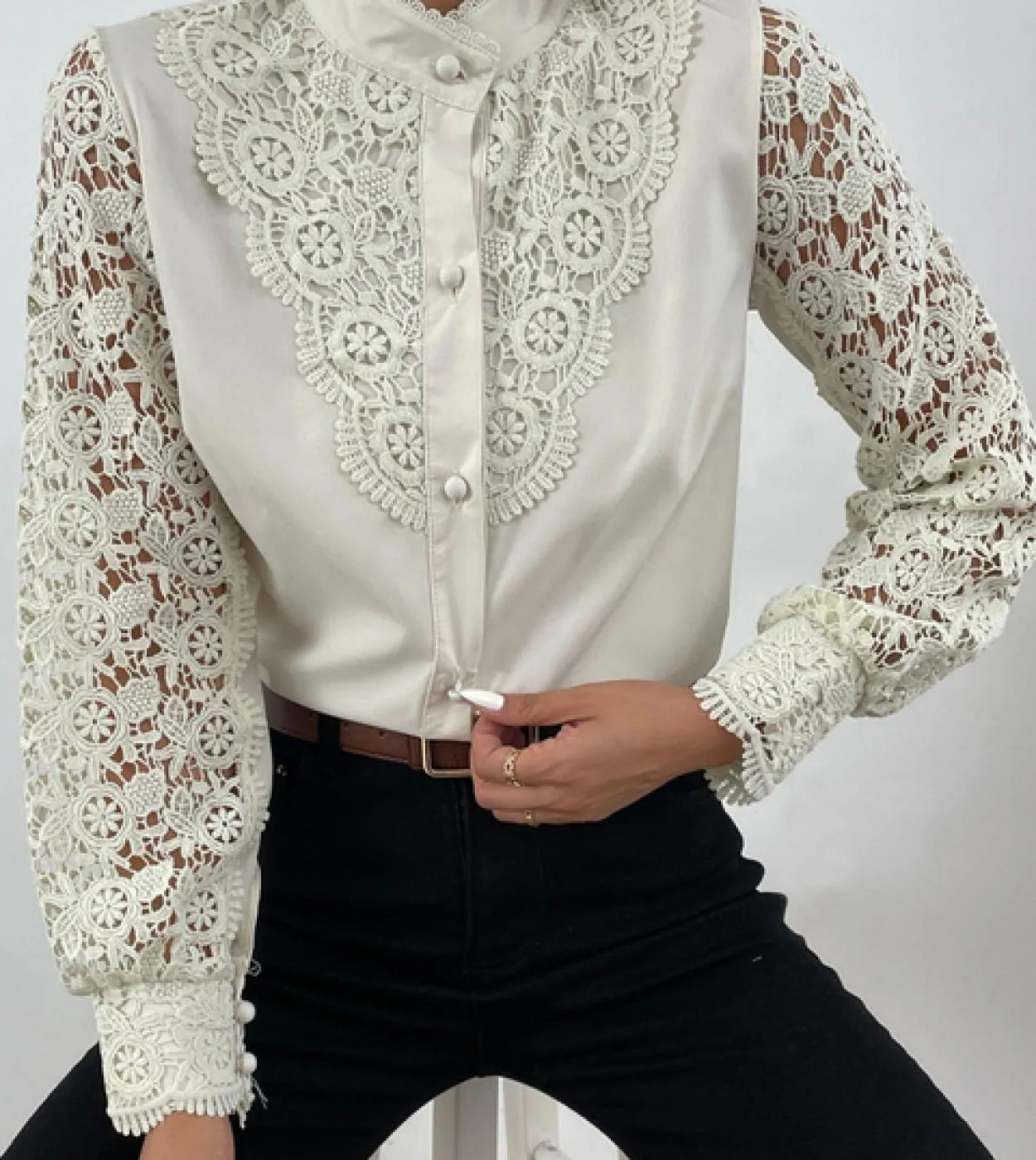 Elegante camicetta da donna con spalle scoperte a pieghe manica lunga primavera camicia in chiffon casual colletto alla coreana