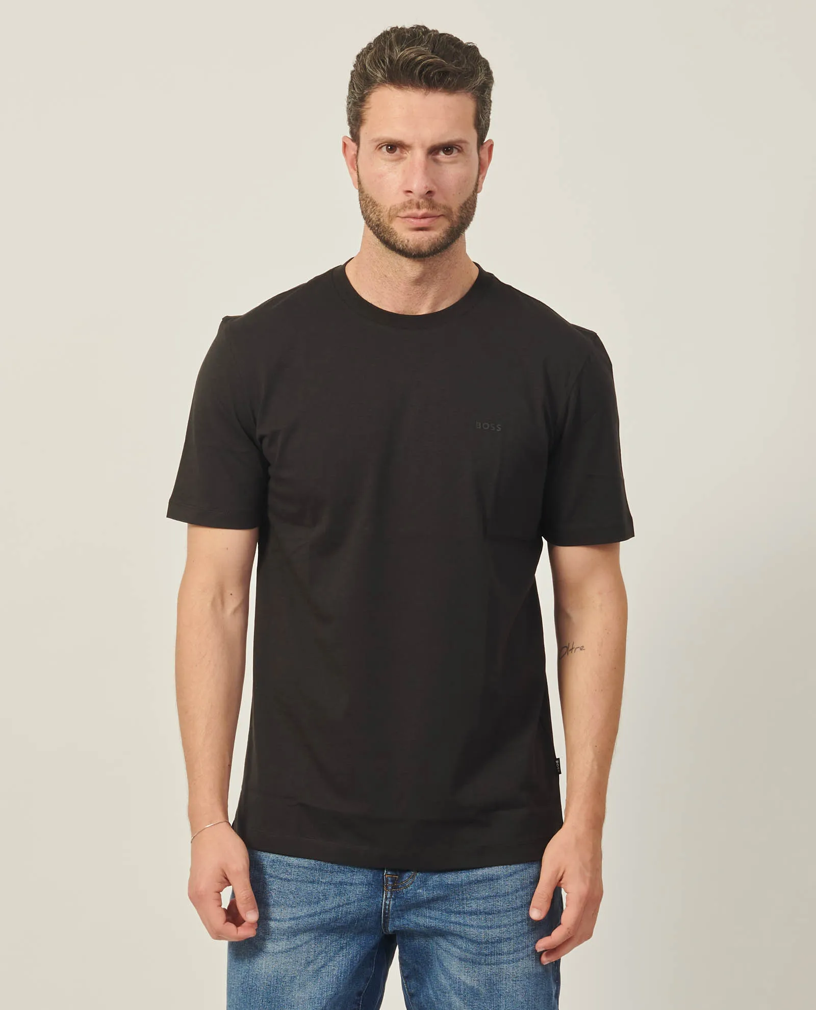 T-shirt nera girocollo Boss con logo in gomma